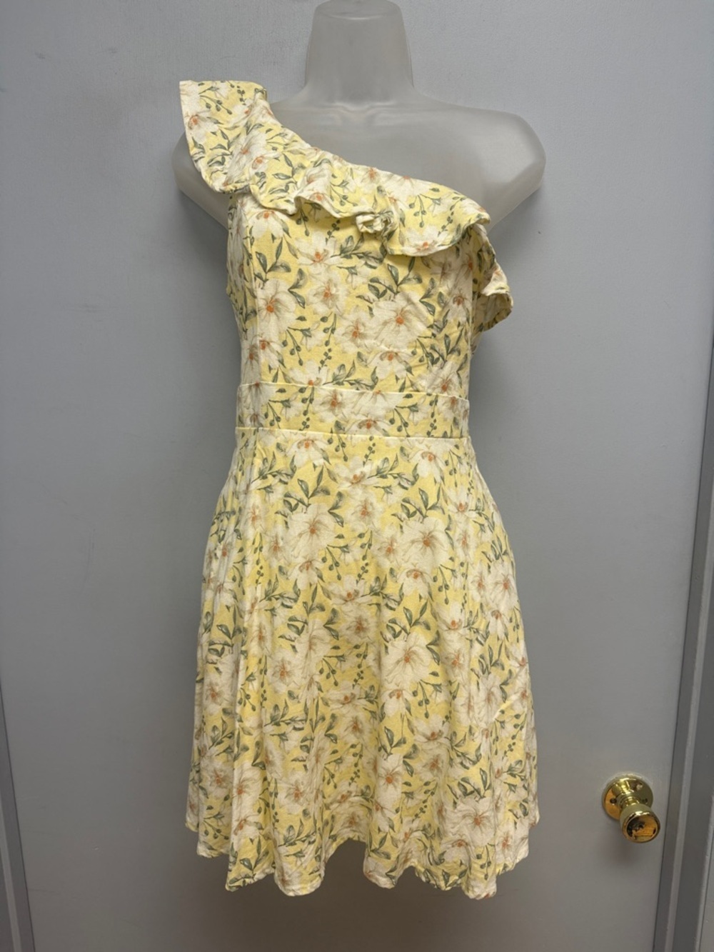 Francesca’s One Shoulder Yellow Floral Dress Ruffle Fit & Flare Size Medium